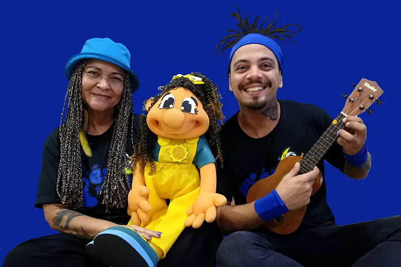 Dupla Pés na Lua estreia espetáculo “Astronautas da Imaginação” na Casa de Cultura Sônia Cabral, em Vitória