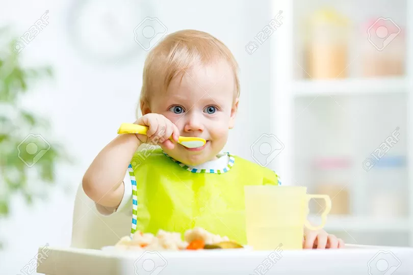 Qual o diminutivo de colher: colherzinha ou colherinha?