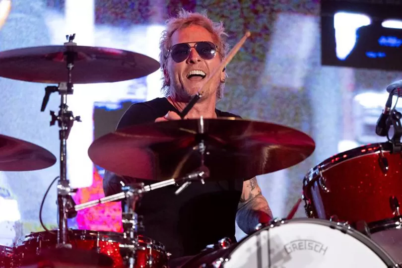 Brasileira em projeto musical com Matt Sorum, ex-baterista do Guns N´ Roses